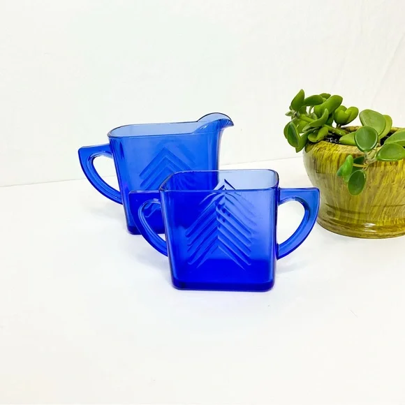 VINTAGE Cobalt Blue Depression Glass Creamer & Sugar Set Retro Art Deco - Picture 3 of 11